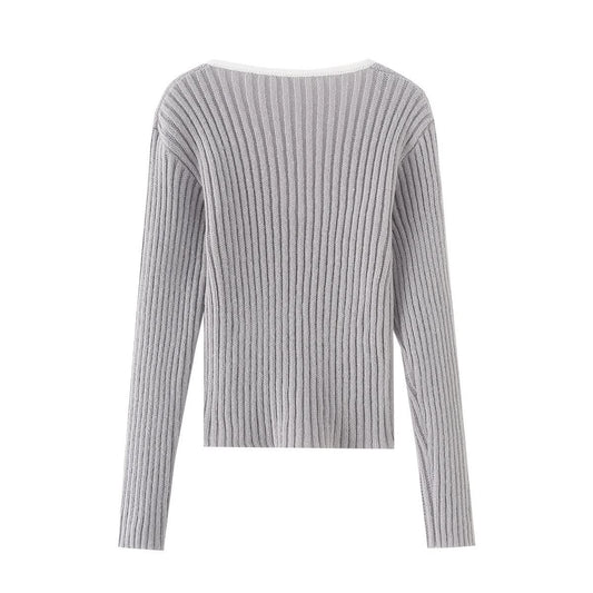 V-neck long sleeved sweater