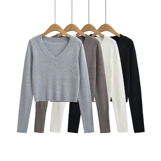 V-neck long sleeved short top