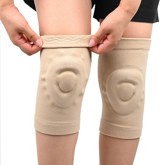 Shock-absorbing Silicone Knee Pads For Basketball Soccer Dancing And Cyclingcompression Style Perfect being adjusted on knees.