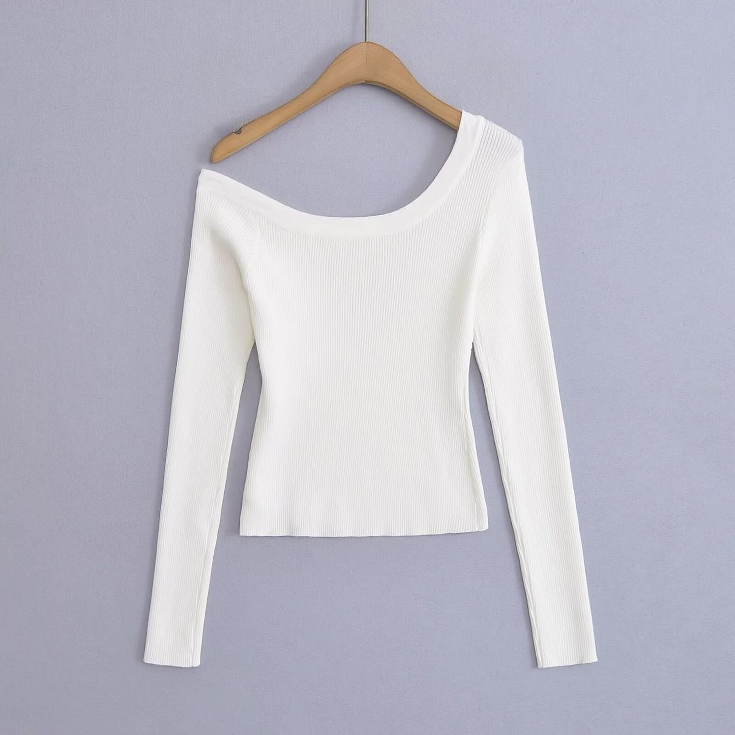 Slant shoulder off shoulder elastic slim fit sweater