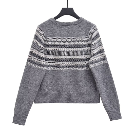 Lässiger Strickpullover im „Lazy Style“