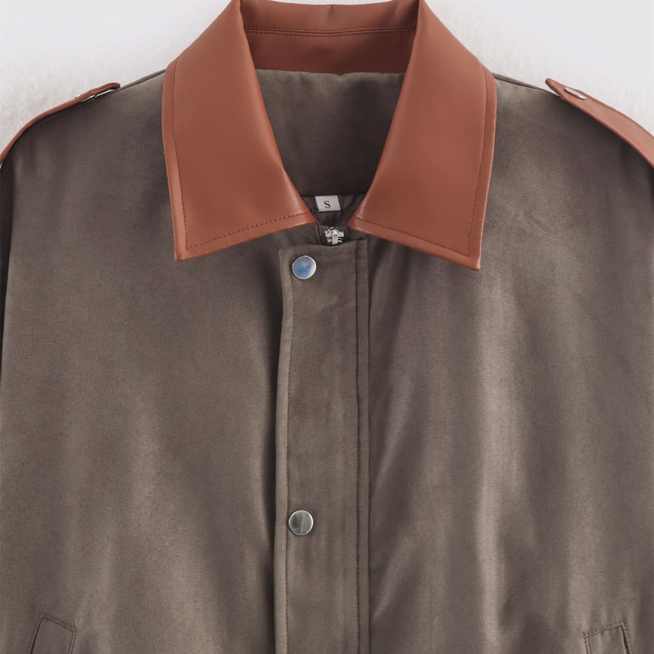 Minimale Kontraste Wildlederjacke