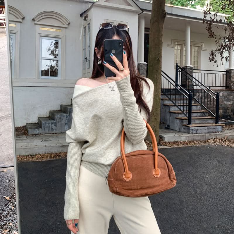 Colorful Contrast Shoulder Cut-Out Long Sleeve Knit Top for Women, Trendy Slim-Fitting Off-Shoulder Top