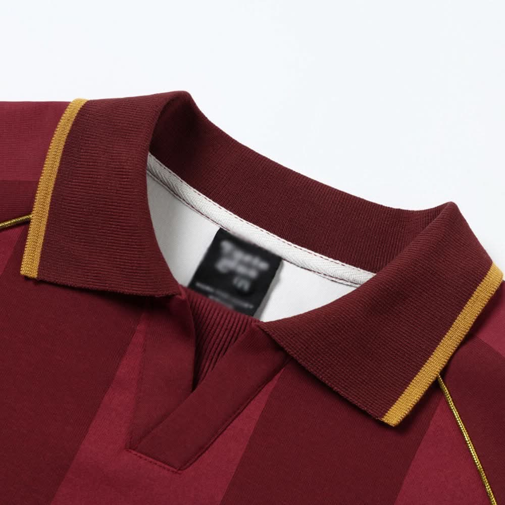 Shirt mit vertikalen Streifen und olivfarbenem Aufdruck