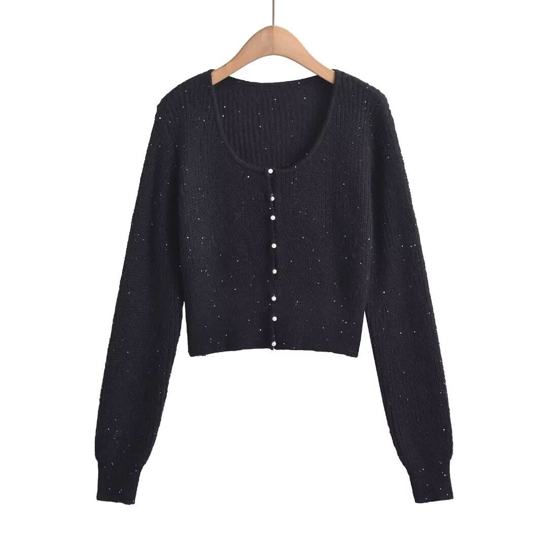 Einfarbiger langärmliger Pullover mit Rundhalsausschnitt