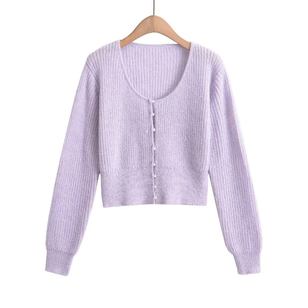 Einfarbiger langärmliger Pullover mit Rundhalsausschnitt