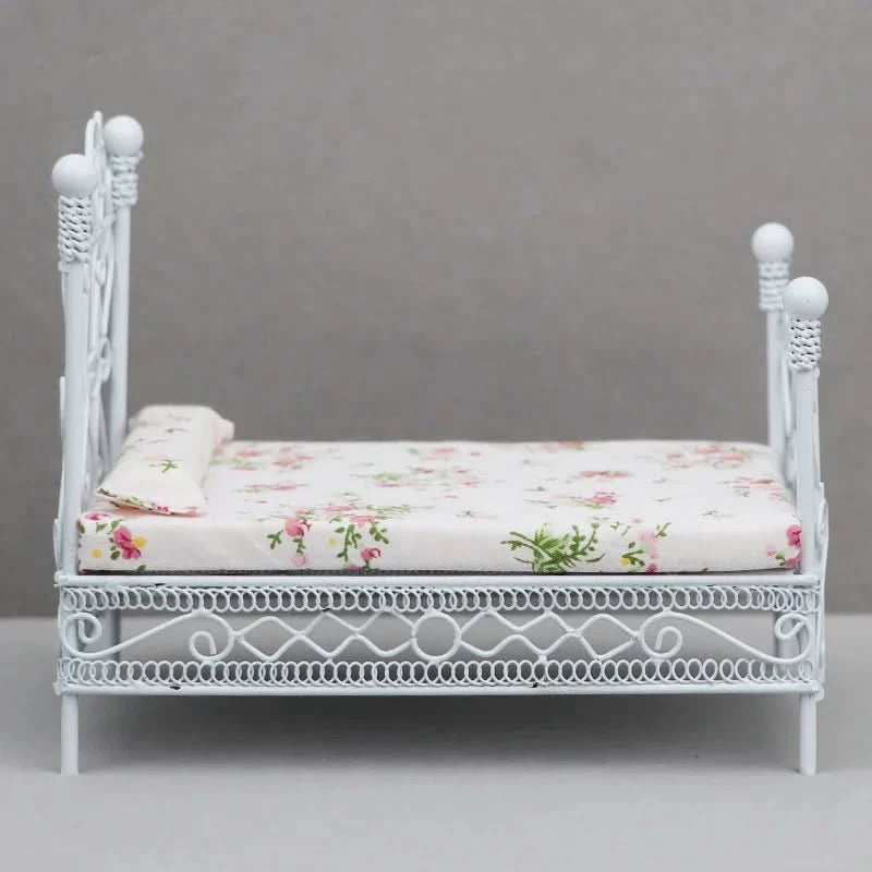 1:12 Dollhouse Mini Single/Double Bed Home Bedroom Furniture Toy Gift Living Room Furniture Model Beautiful Handmade Iron Toy