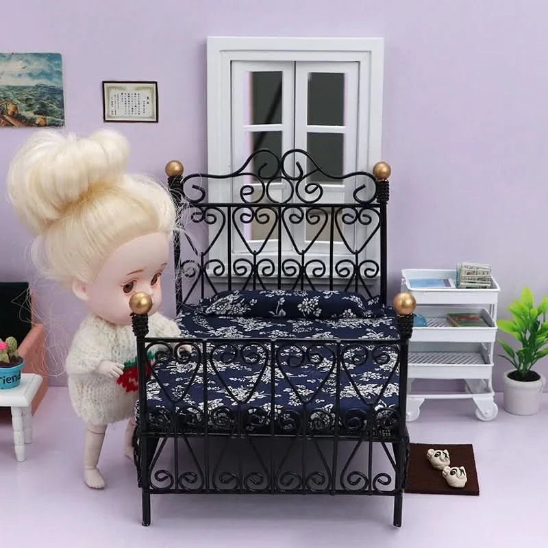 1:12 Dollhouse Mini Single/Double Bed Home Bedroom Furniture Toy Gift Living Room Furniture Model Beautiful Handmade Iron Toy