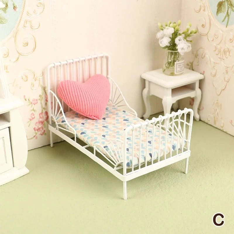 1:12 Dollhouse Mini Single/Double Bed Home Bedroom Furniture Toy Gift Living Room Furniture Model Beautiful Handmade Iron Toy