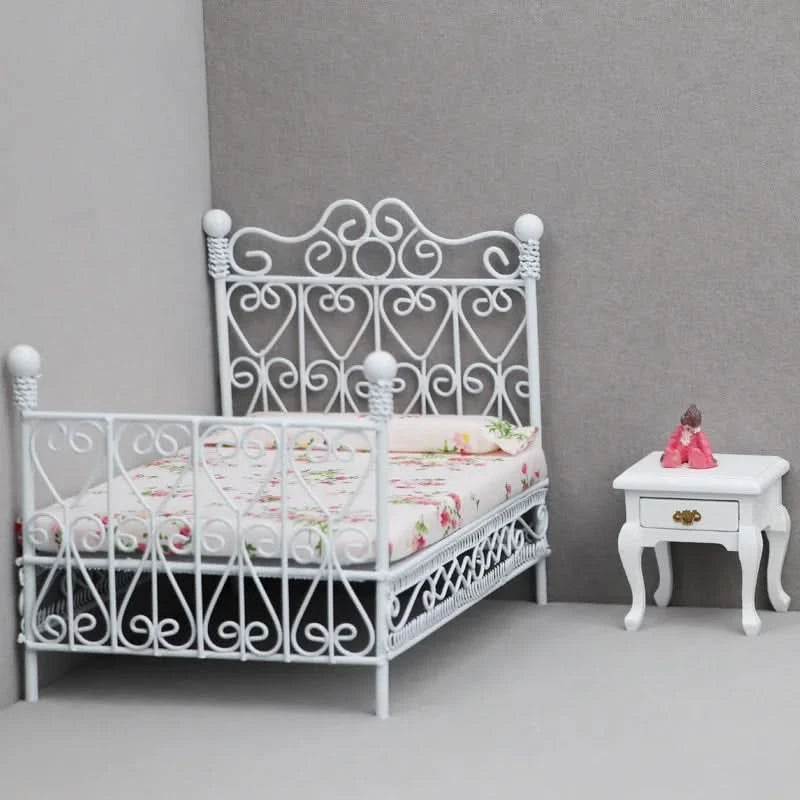 1:12 Dollhouse Mini Single/Double Bed Home Bedroom Furniture Toy Gift Living Room Furniture Model Beautiful Handmade Iron Toy