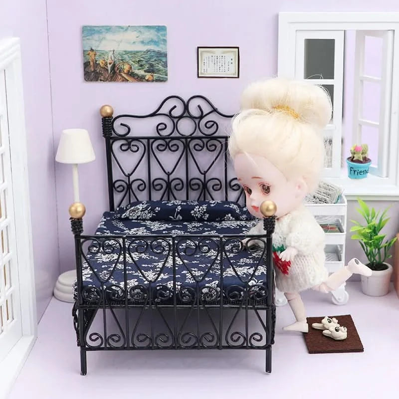 1:12 Dollhouse Mini Single/Double Bed Home Bedroom Furniture Toy Gift Living Room Furniture Model Beautiful Handmade Iron Toy