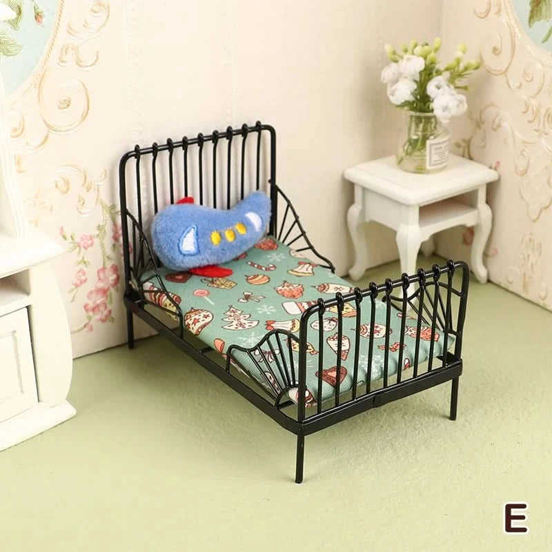 1:12 Dollhouse Mini Single/Double Bed Home Bedroom Furniture Toy Gift Living Room Furniture Model Beautiful Handmade Iron Toy